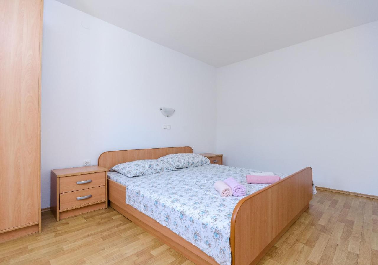 Apartments Ester ロパール エクステリア 写真