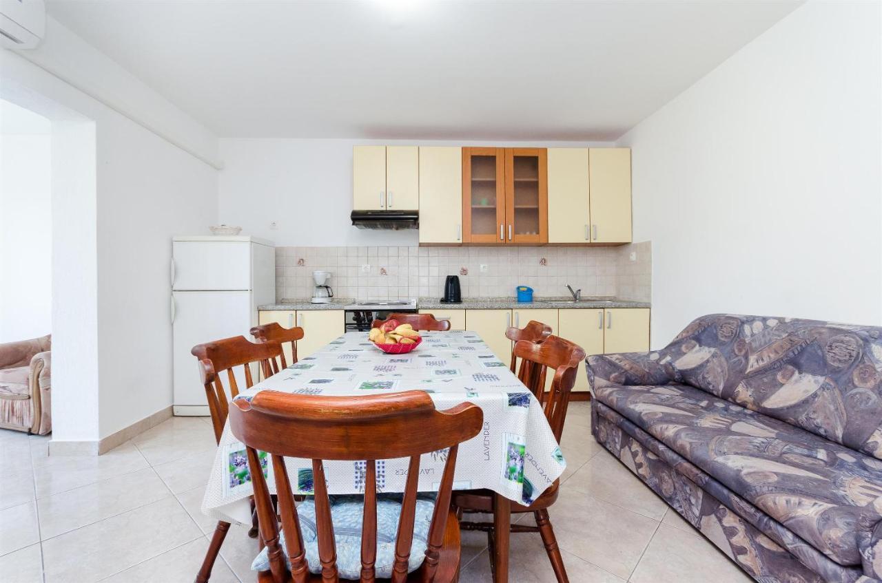 Apartments Ester ロパール エクステリア 写真