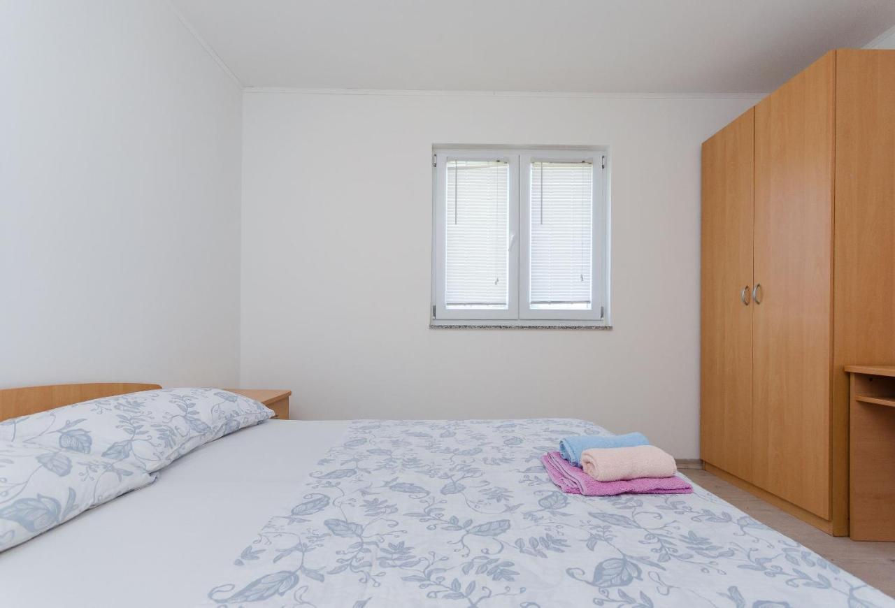 Apartments Ester ロパール エクステリア 写真