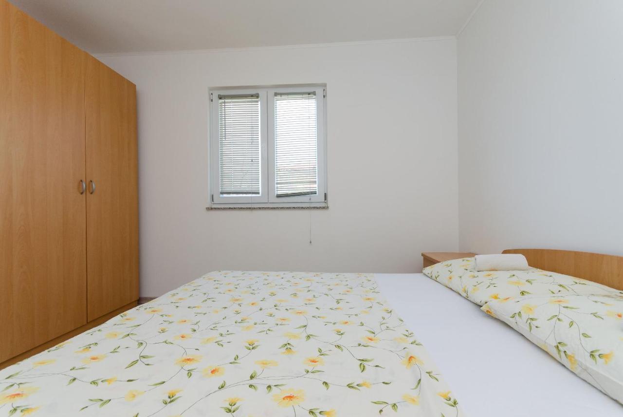 Apartments Ester ロパール エクステリア 写真