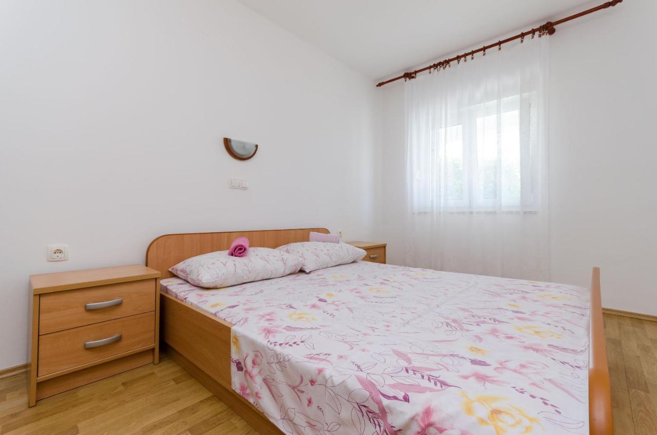 Apartments Ester ロパール エクステリア 写真