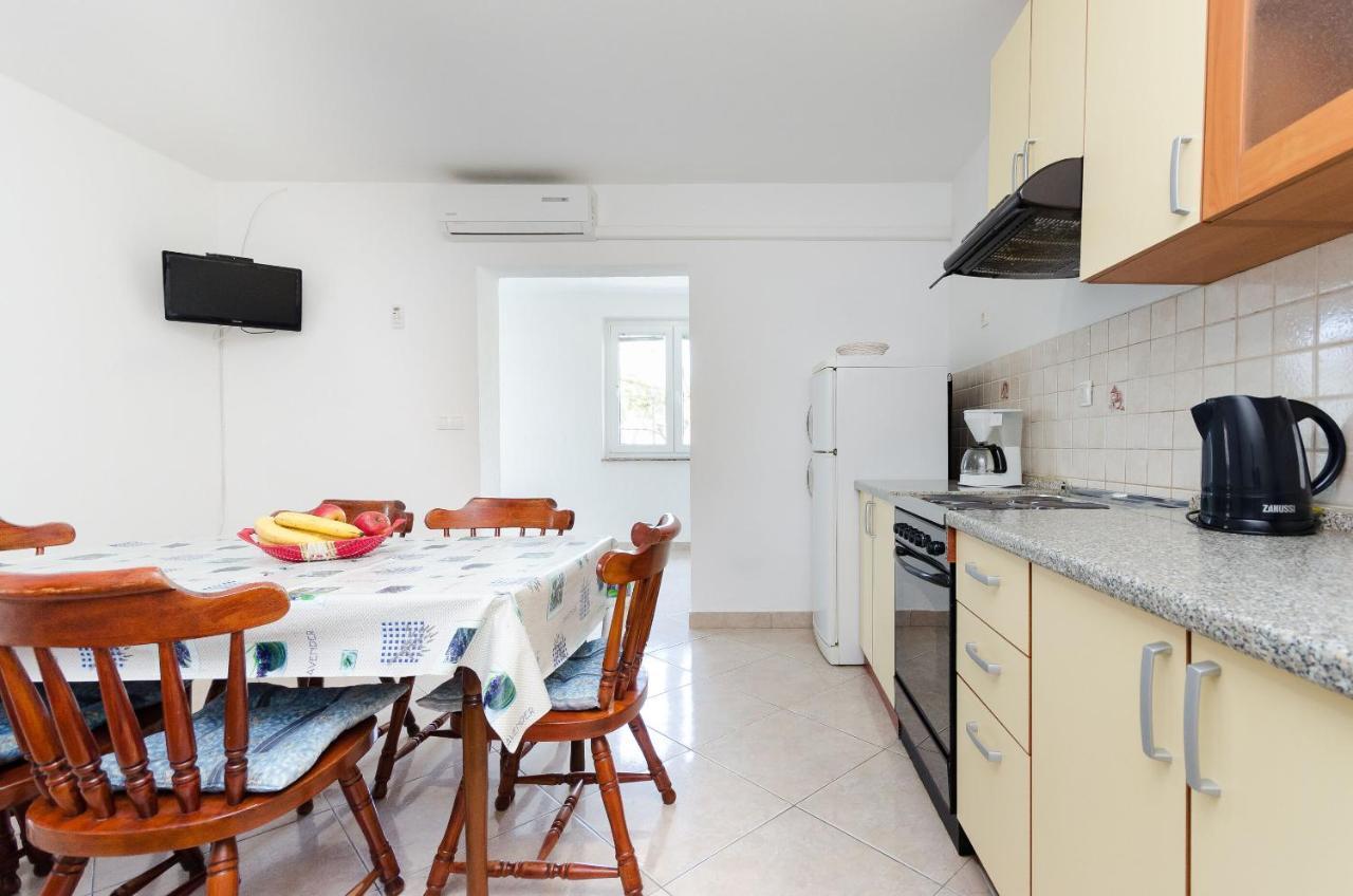 Apartments Ester ロパール エクステリア 写真